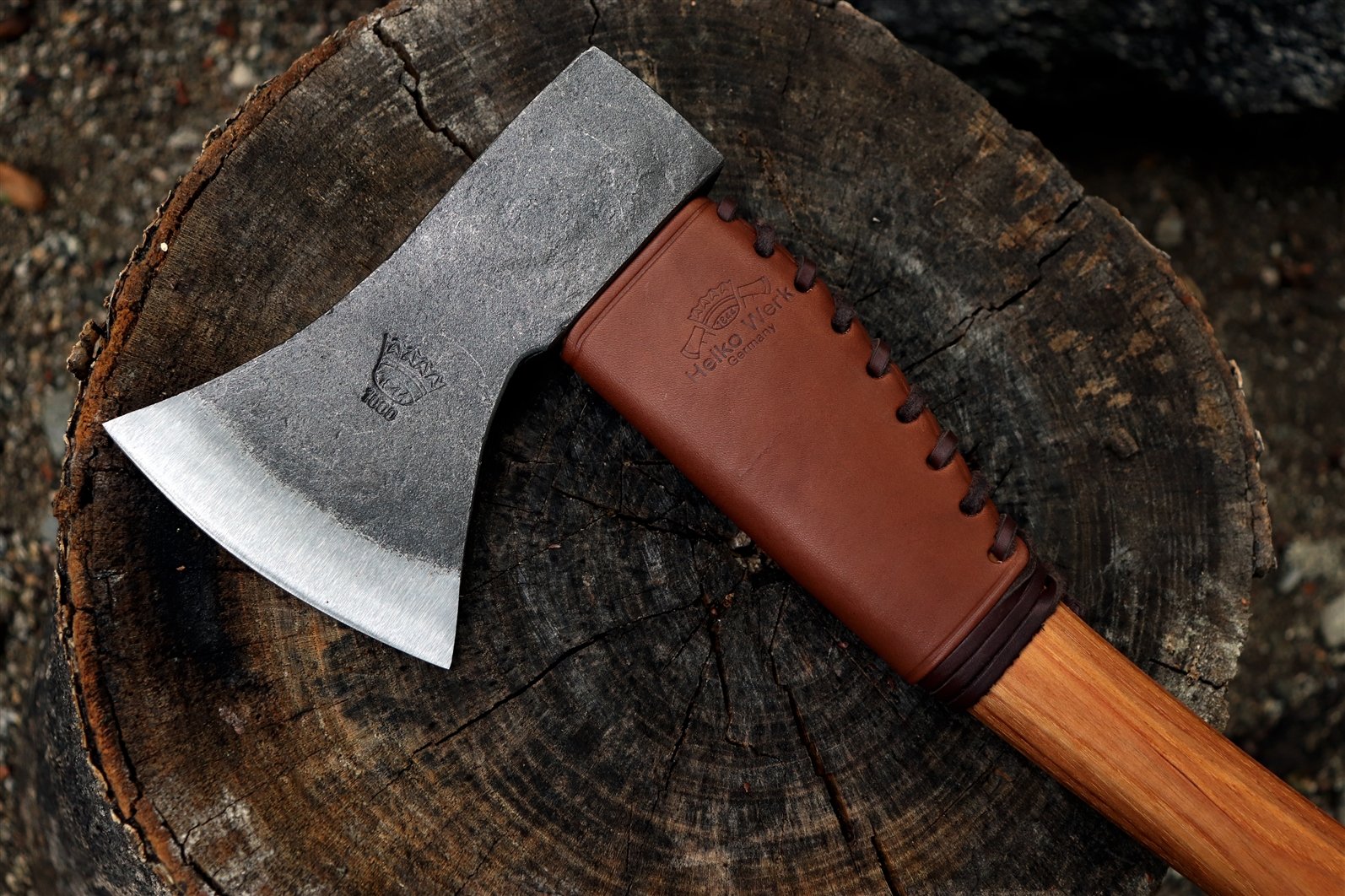 Leather Axe Handle Collar – Neck Protection & Premium Look — Helko